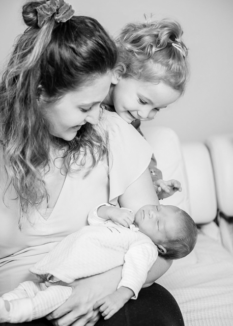 Babyfotografie zuhause, natürliche babyfotos zuhause machen lassen, babyfotografin berlin, mobiles fotostudio, neugeborenenfotos berlin, Babyfotos Berlin Zuhause