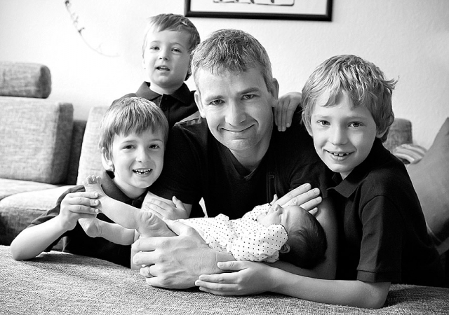 kinderfotos zuhause berlin neugeborenenfotos familienfotos familienfotograf, fotoshooting zuhause