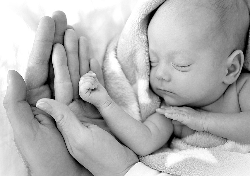 jennifer sanchez neugeborenenfotos fotoshooting babyfotos zuhause babyfotograf fotograf berlin