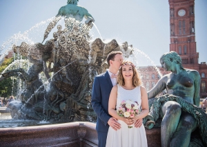 neptunbrunnen berlin, zu zweit heiraten, hochzeit nur zu zweit, heiraten in berlin hochzeit 2020, hochzeitsfotografin